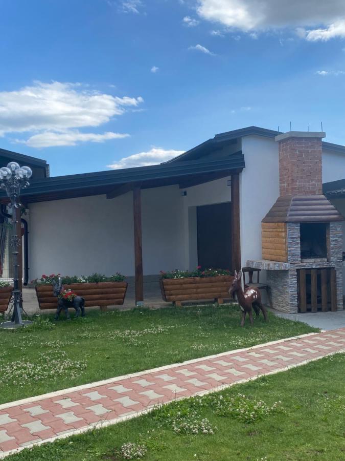 Apartman Filip Udbina Luaran gambar